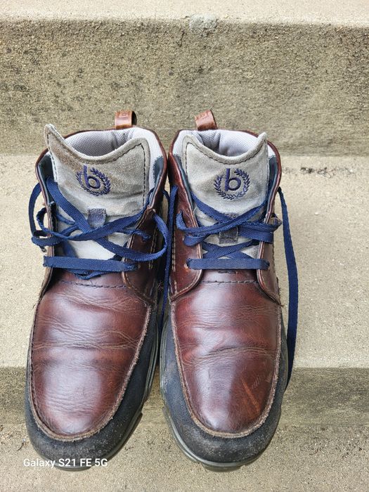 Ghete piele Bugatti marimea 44  100 ron