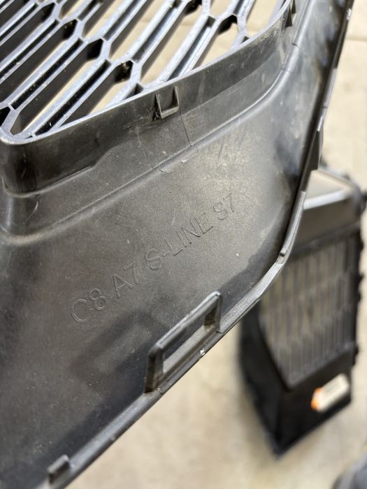 решетки за броня за audi a7 c8 sline 4K8807682B/4K0807681B