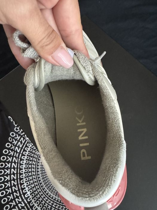 Сникърси Pinko Ariel