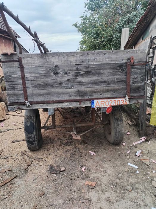 Vând căruță (ștraf pentru tractor)
