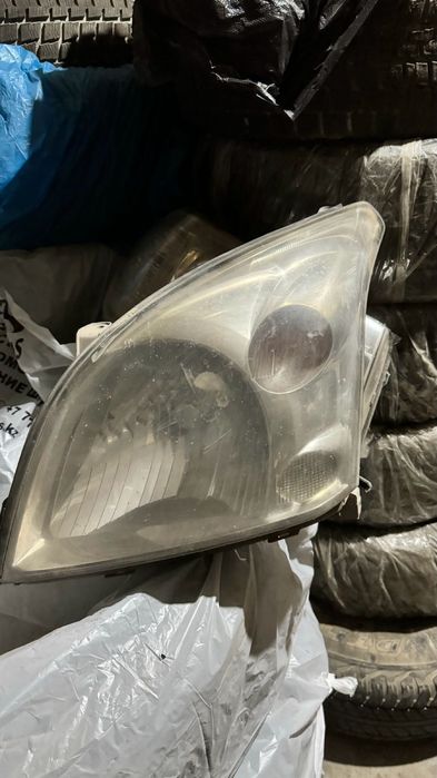 Прадо  фару от прадо 120 в оргинале левая