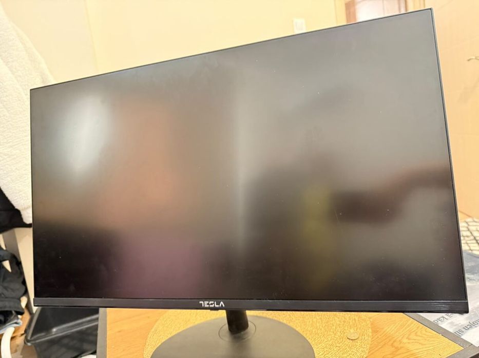 Продавам монитор