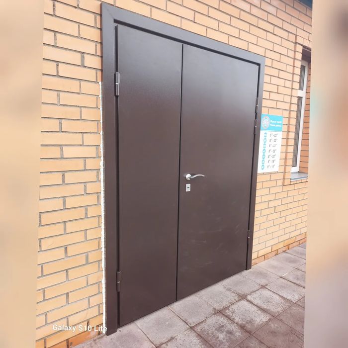 Изготовление и установка железных дверей.Металлические двери