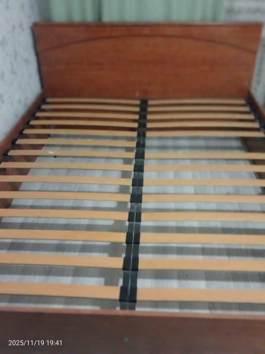 Продам б/у кровать