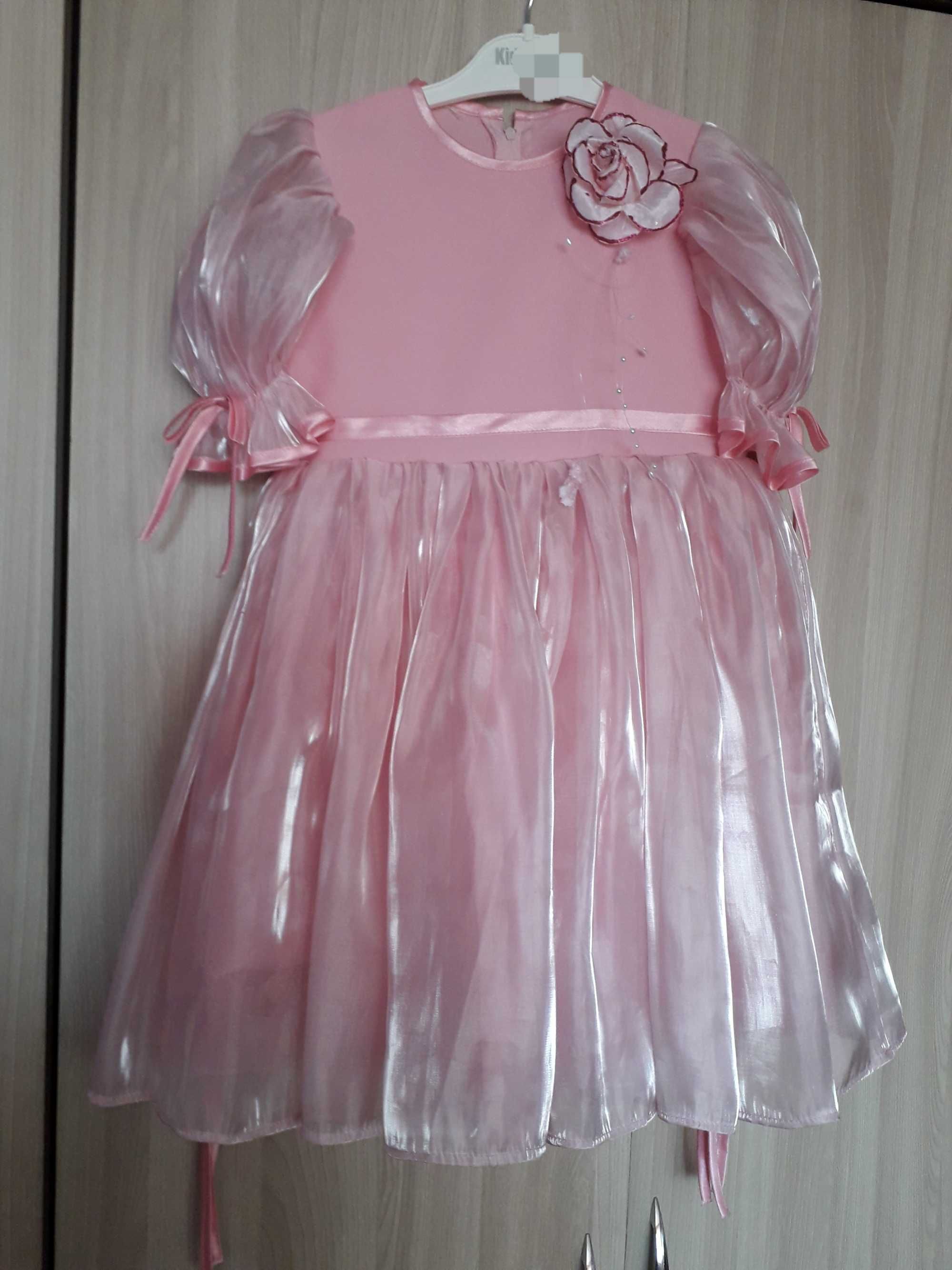 Нарядное платье розовое