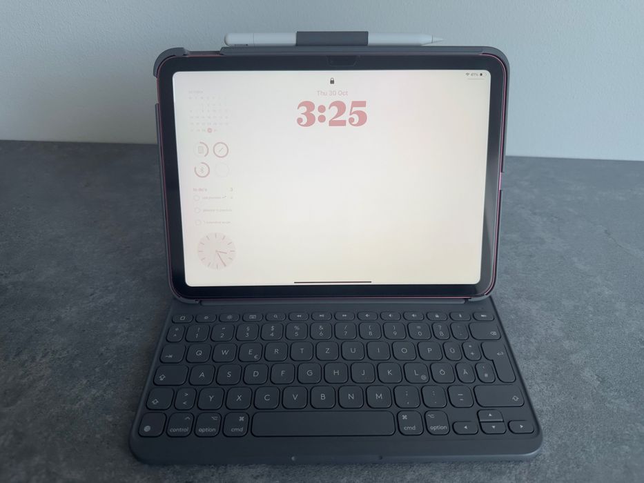 logitech slim folio iPad 10th gen / A16