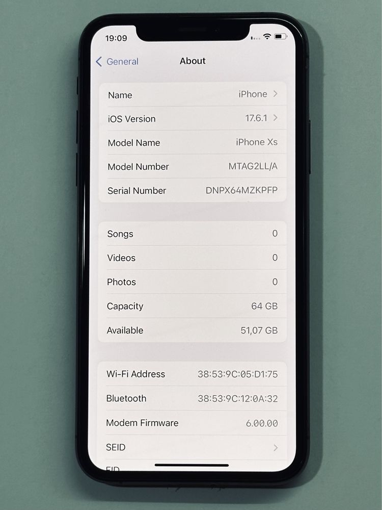 iPhone XS Black 94% battery