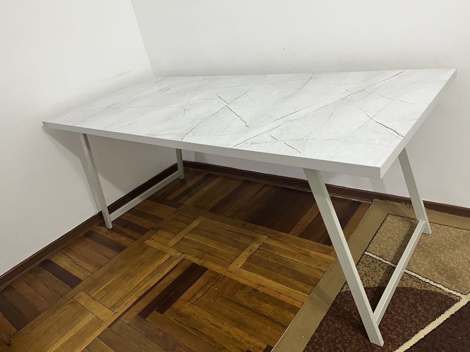 Кухонный большой стол