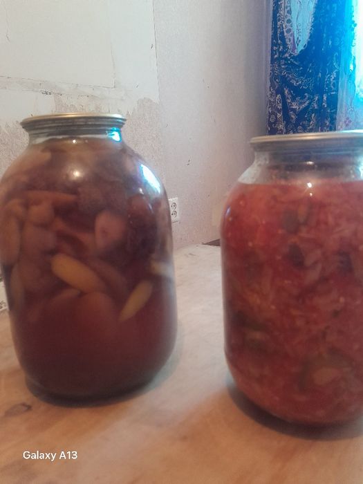 Есик, банк, чимодан, стул, кол машина