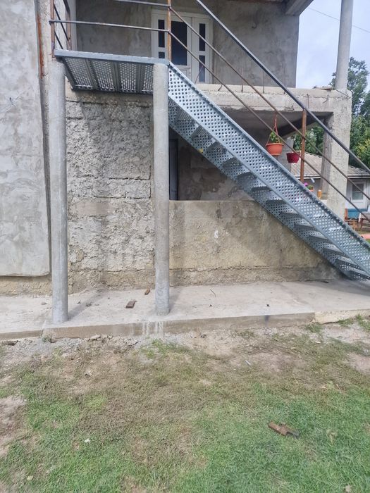 Scari metalice galvanizate