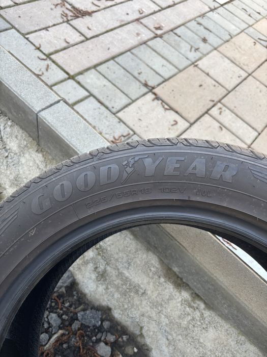 vand cauciucuri vara  225/55 R18 GoodYear
