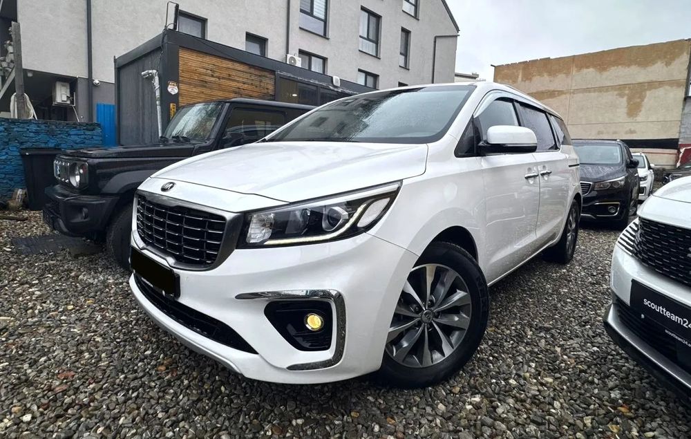 Kia Carnival KIA Carnival Prestige 9 locuri 2.2CRDI 200CP 8AT