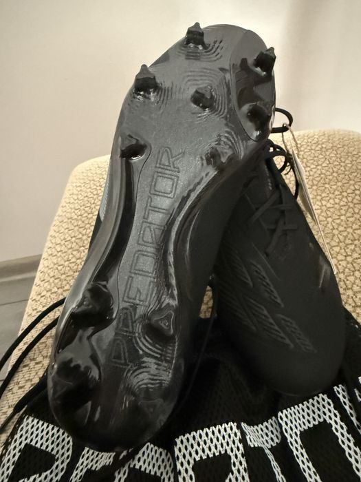 Ghete de fotbal Predator elite FG noi cu eticheta fara cutie marimea42