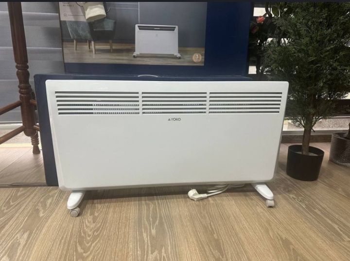 Тип: Конвекторный обогреватель. 
Бренд: YOKO (на изображении видно "AY