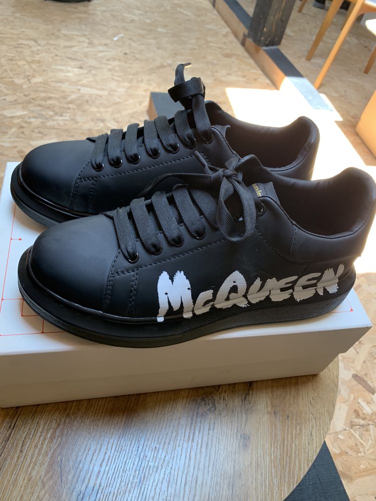 Alexander mqueen black