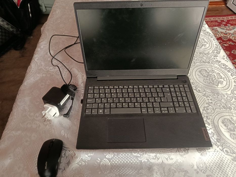 Арзон нархда Lenovo ноутбук сотилади