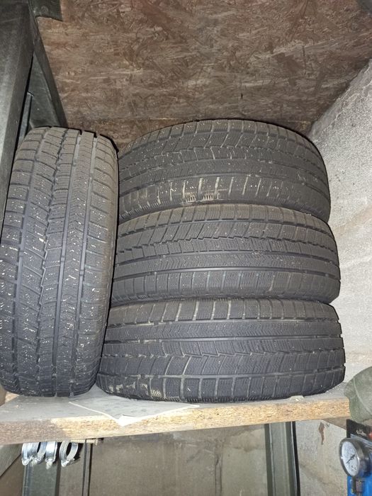 Продам комплект зимнюю резину 195/ 60/ 15 R15