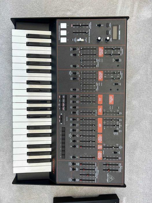 Синтезатор Behringer Odyssey
