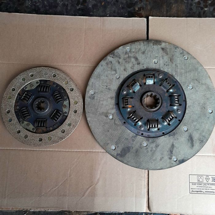 Диск сцепления ГАЗ - 52.Новый. Диск сцепления Москвич 408. Новый.