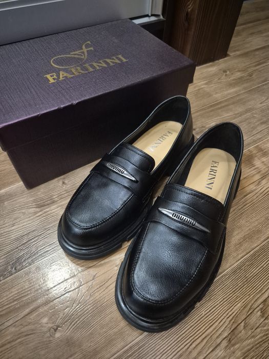 Продам черные лоферы