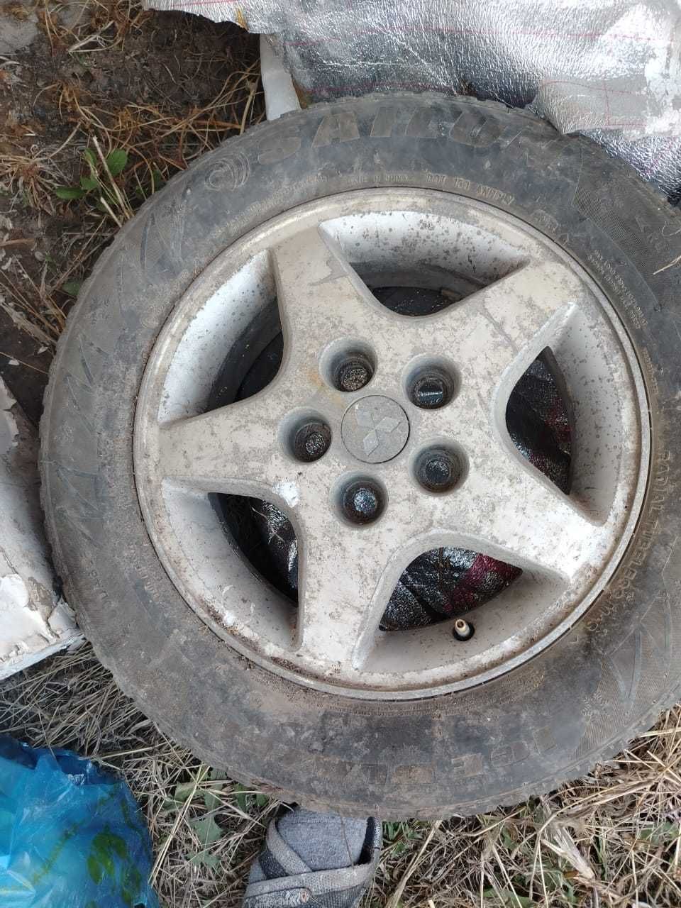 Продам Шина с диском