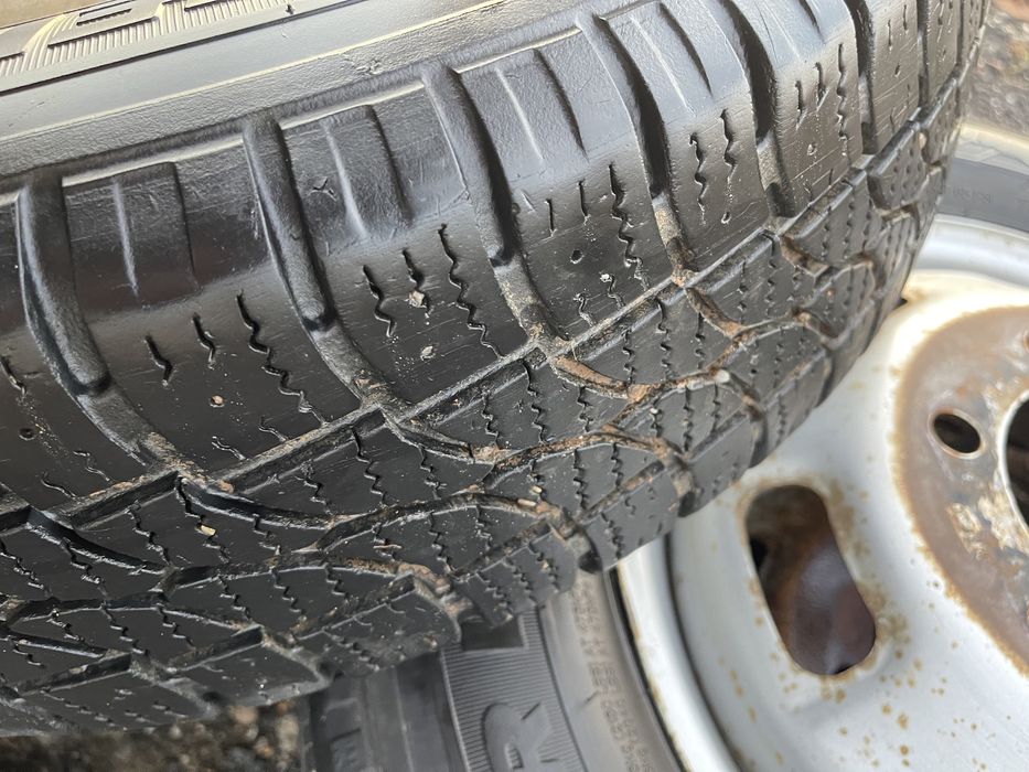 Vand 4 jante cu anvelope 195/75r16c