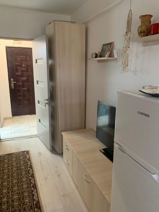 Inchiriez garsoniera!