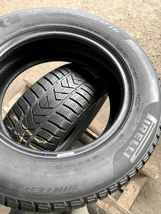 2x Anvelope iarna 215/60 r16 seal - Pirelli Sotto Zero 3 Winter