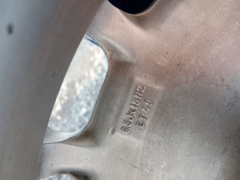 R15, Мерседес 124 радной дискаси