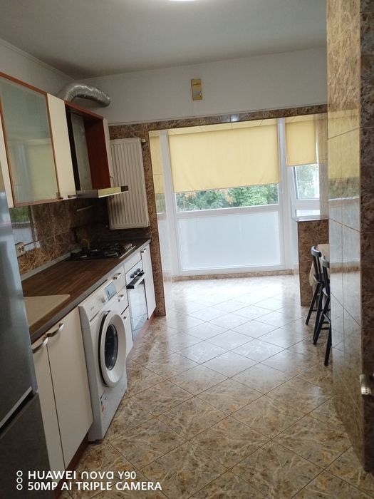 Inchiriez apartament