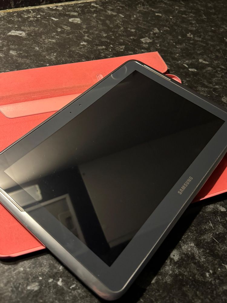 СРОЧНО продается планшет Samsung Note 10.1