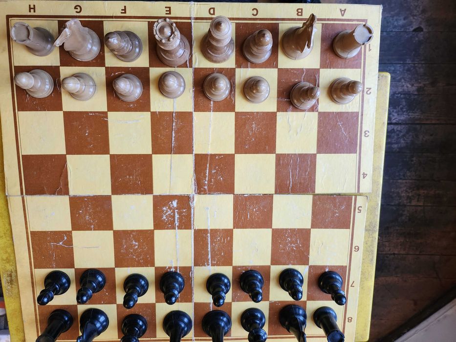 шах на дървена и хартиена основа, р-р 48х48 см, комплект с фигурите