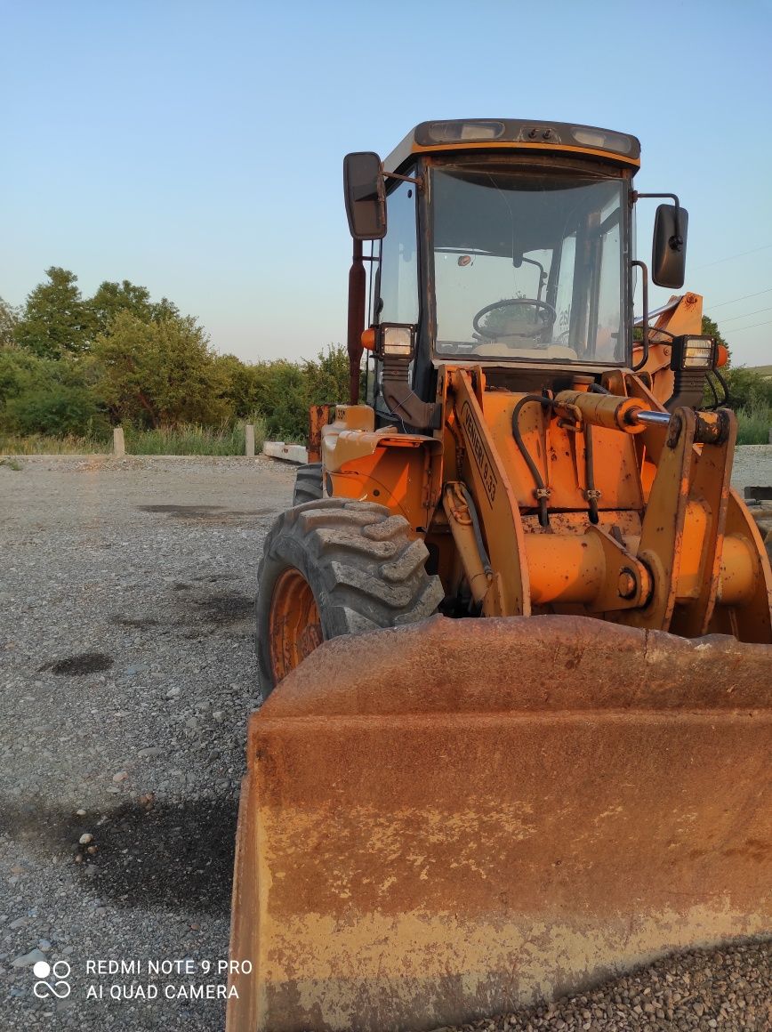 Buldoexcavator venieri 2000