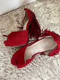 Туфли красные новые