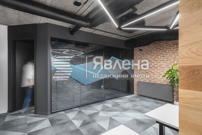 Продава се Офис в София, Изгрев - 877 кв.м за 3022 €/кв.м - Снимка #5