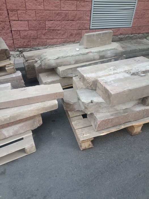 Гранитный бордюр