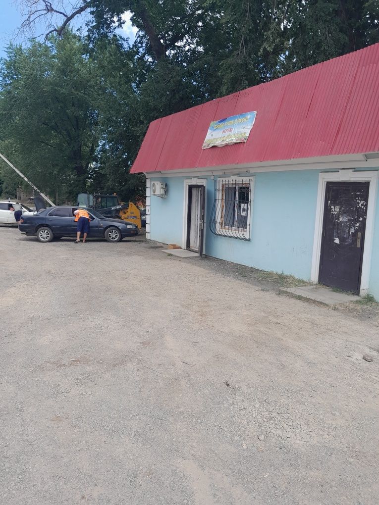 Продам Дом с бутиков срочно