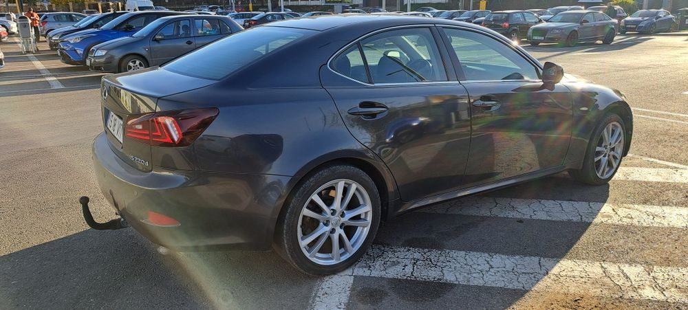 Vand Lexus IS 220 d 177cp
