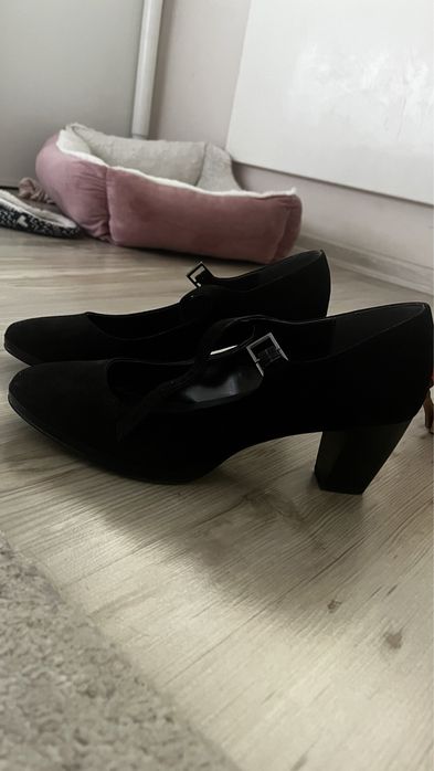 Велурени токчета