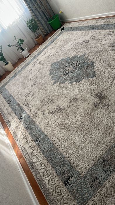 Ковер в идельном состояни