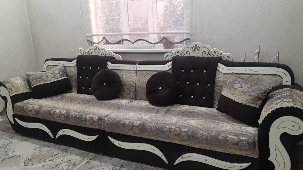 Продаю королевский диван