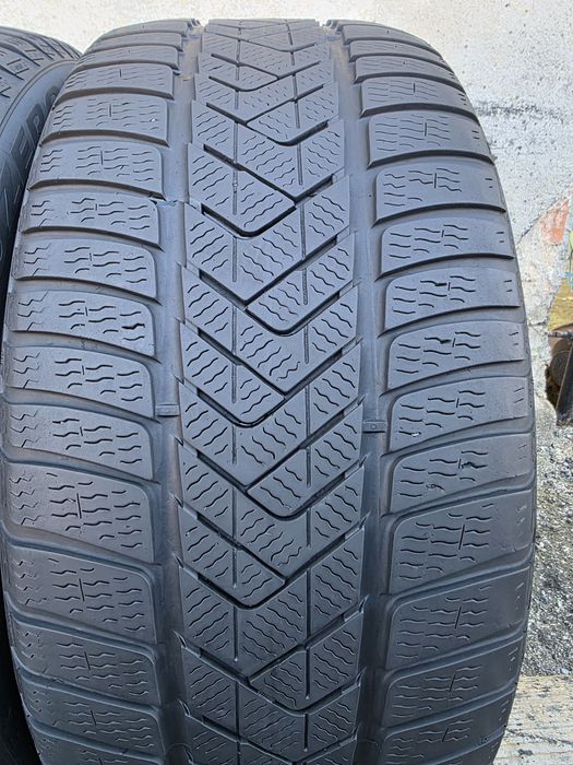 Vând două anvelope de iarna pirelli 275 40 18 dot 1718