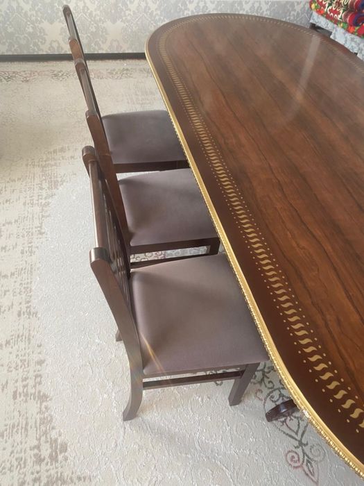 стол и стулья из греческого дерева