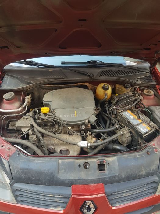 Renault Clio 2005 model 1.4 benzină + GPL cutie de viteze manuală