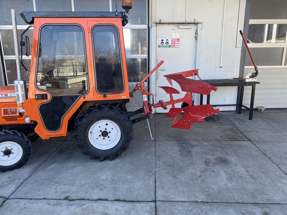 Tractoras Hinomoto C174