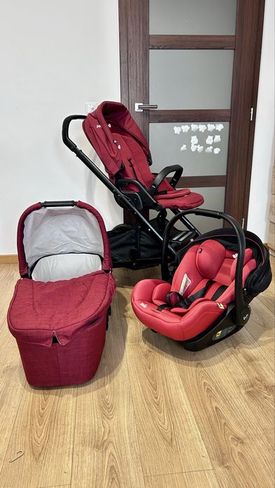 Joie 3‑în‑1 roșu – landou, sport, scoică i‑Size + bază ISOFIX