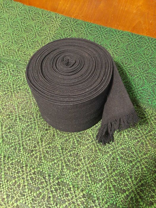 Автентичен ръчно тъкан черен плат за шопски литаци