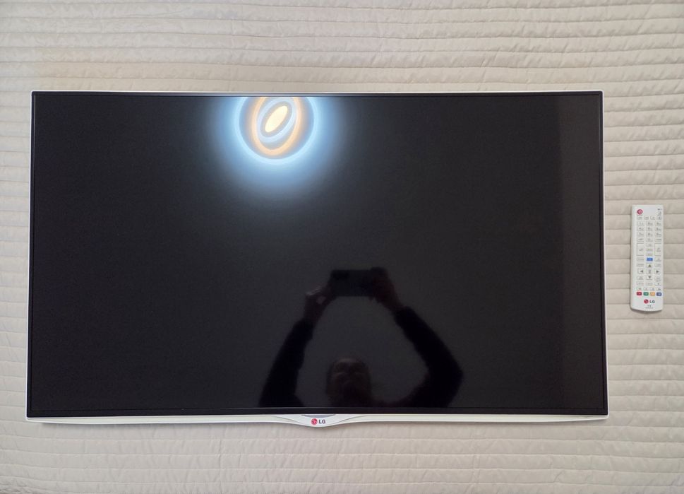 Телевизор LG 40" ULTRA HD 4K TV - 40UB800V-ZA