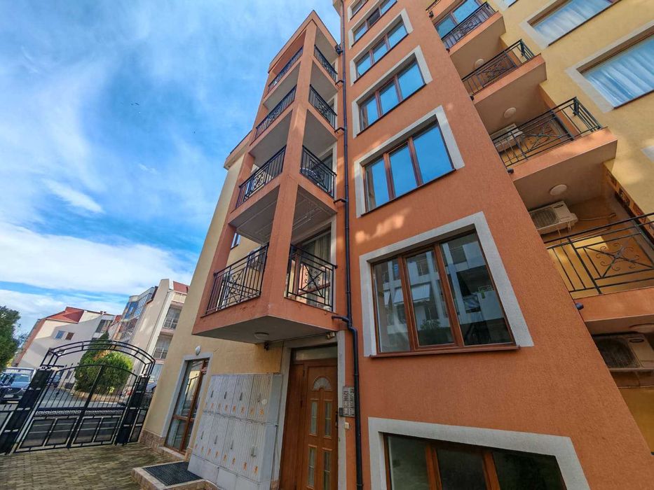 3-стаен апартамент в комплекс ”Викторио”, Свети Влас.