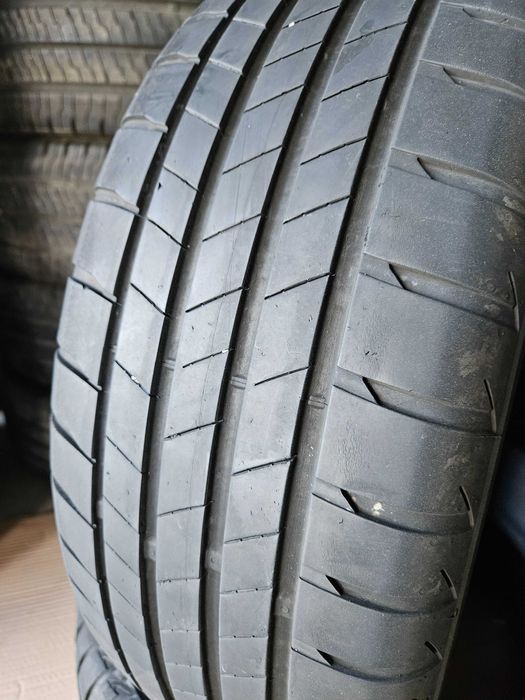 2бр 215/60/16 BRIDGESTONE 6,5мм грайфер дот:22г безплатен монтаж+++